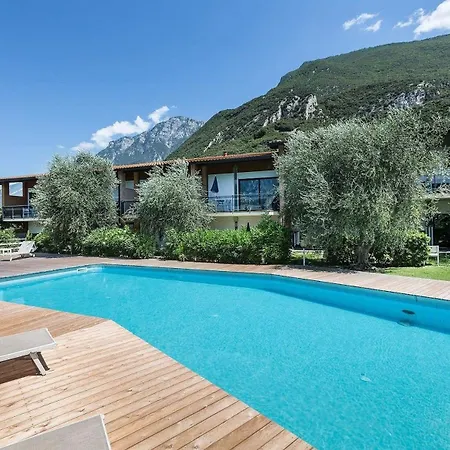 Tolle In Mit Garten, Grill Und Gemeinschaftlichem Pool Appartamento Malcesine
